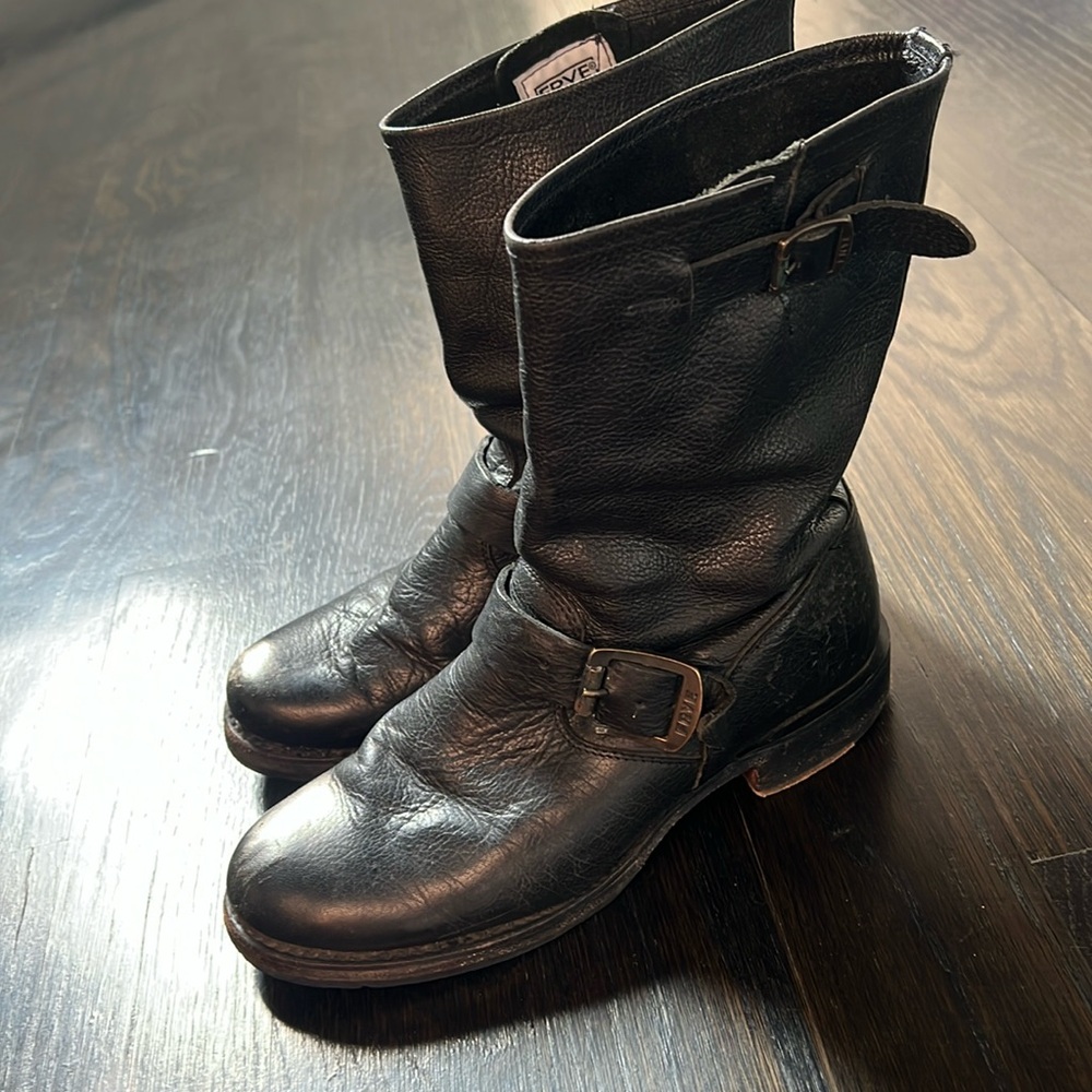 Super cozy stylish Frye boots
